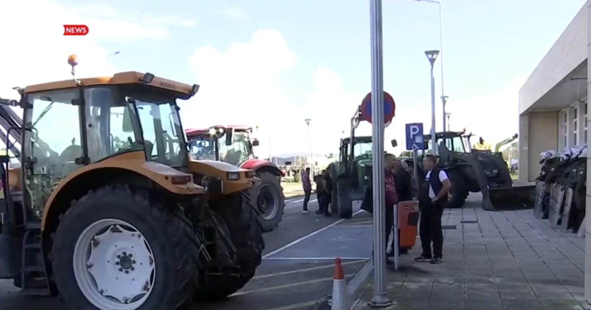 Οι αγρότες στο αεροδρόμιο της Αλεξανδρούπολης