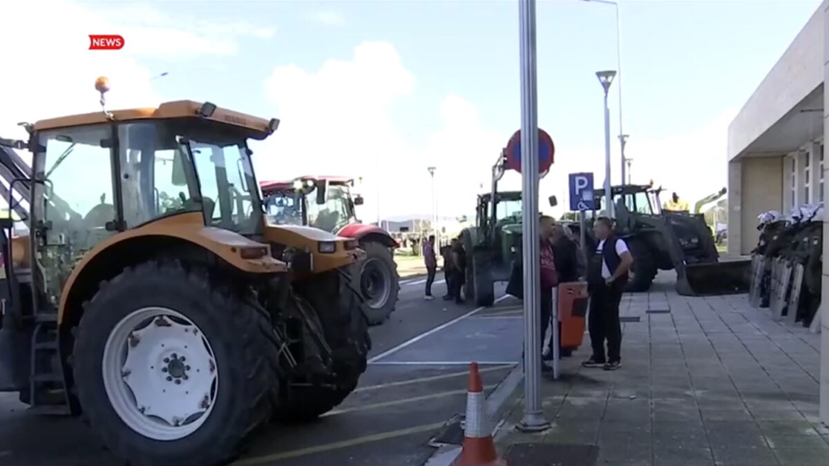 Οι αγρότες στο αεροδρόμιο της Αλεξανδρούπολης