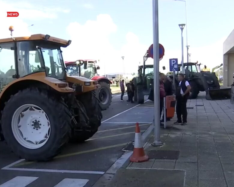 Αλεξανδρούπολη: Ένταση με αγρότες στο αεροδρόμιο για την άφιξη του Κυριάκου Μητσοτάκη