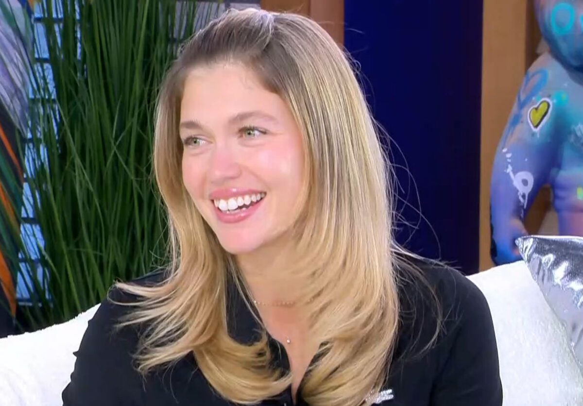 Η Κλέλια Ανδριολάτου κατά τη διάρκεια της συνέντευξης