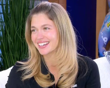 Η Κλέλια Ανδριολάτου κατά τη διάρκεια της συνέντευξης