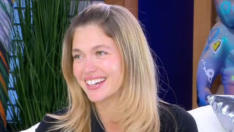 Η Κλέλια Ανδριολάτου κατά τη διάρκεια της συνέντευξης