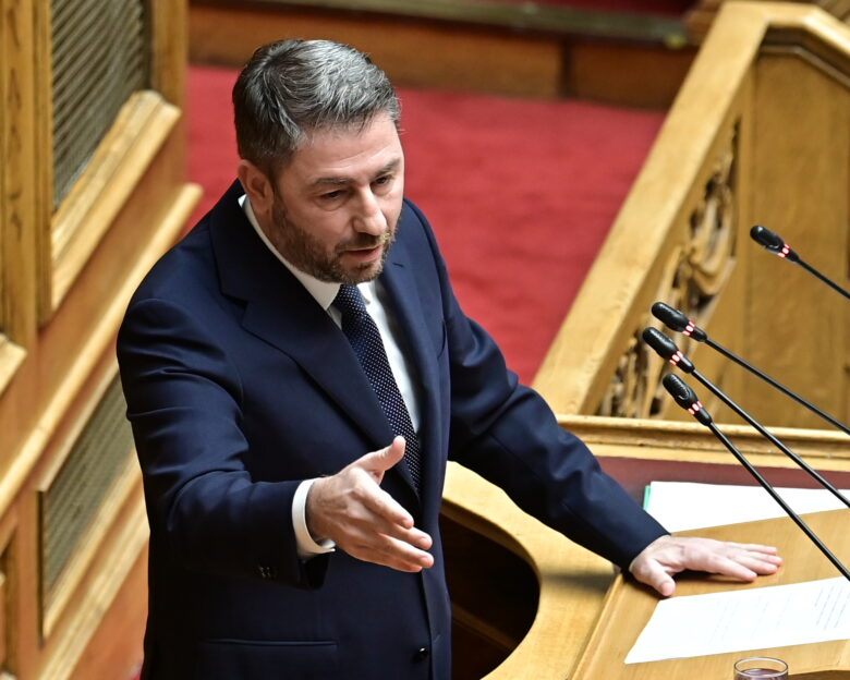 Ανδρουλάκης: «Καλλιεργείτε την τοξικότητα και τον διχασμό όπως γινόταν επί Τσίπρα – Καμμένου» – Νέα συγκάλυψη στον ΟΠΕΚΕΠΕ με τον «Φραπέ»