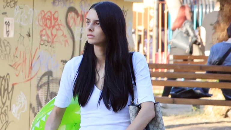 Άννα Μπεζάν