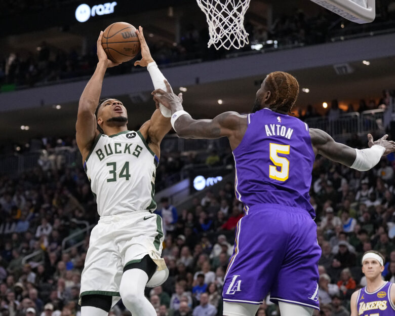 Γιάννης Αντετοκούνμπο μετά το Μπακς – Λέικερς: «Δεν είναι δικαιολογία το back to back, μας λείπει είναι να είμαστε ταπεινοί στη νίκη»