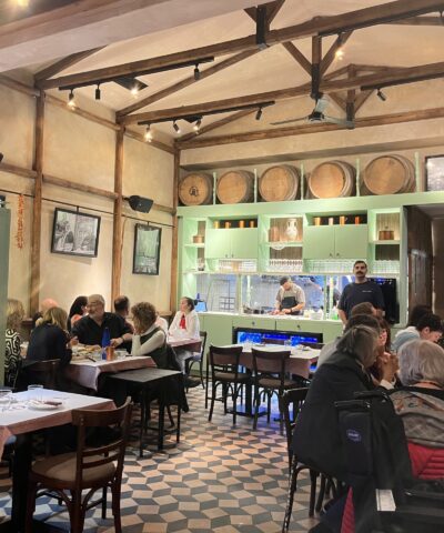 Αορίτης: Η ταβέρνα που αποδεικνύει ότι η απλότητα θέλει τέχνη