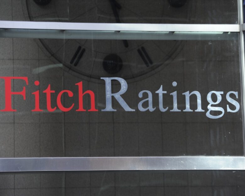 Ο οίκος Fitch αναβάθμισε το αξιόχρεο της Ελλάδας στη βαθμίδα ΒΒΒ με σταθερές προοπτικές
