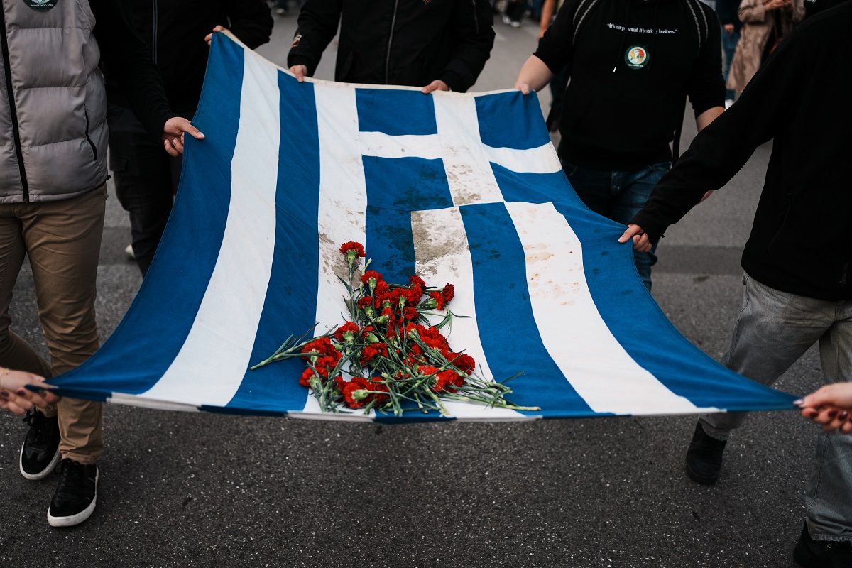 Η αιματοβαμμένη ελληνική σημαία