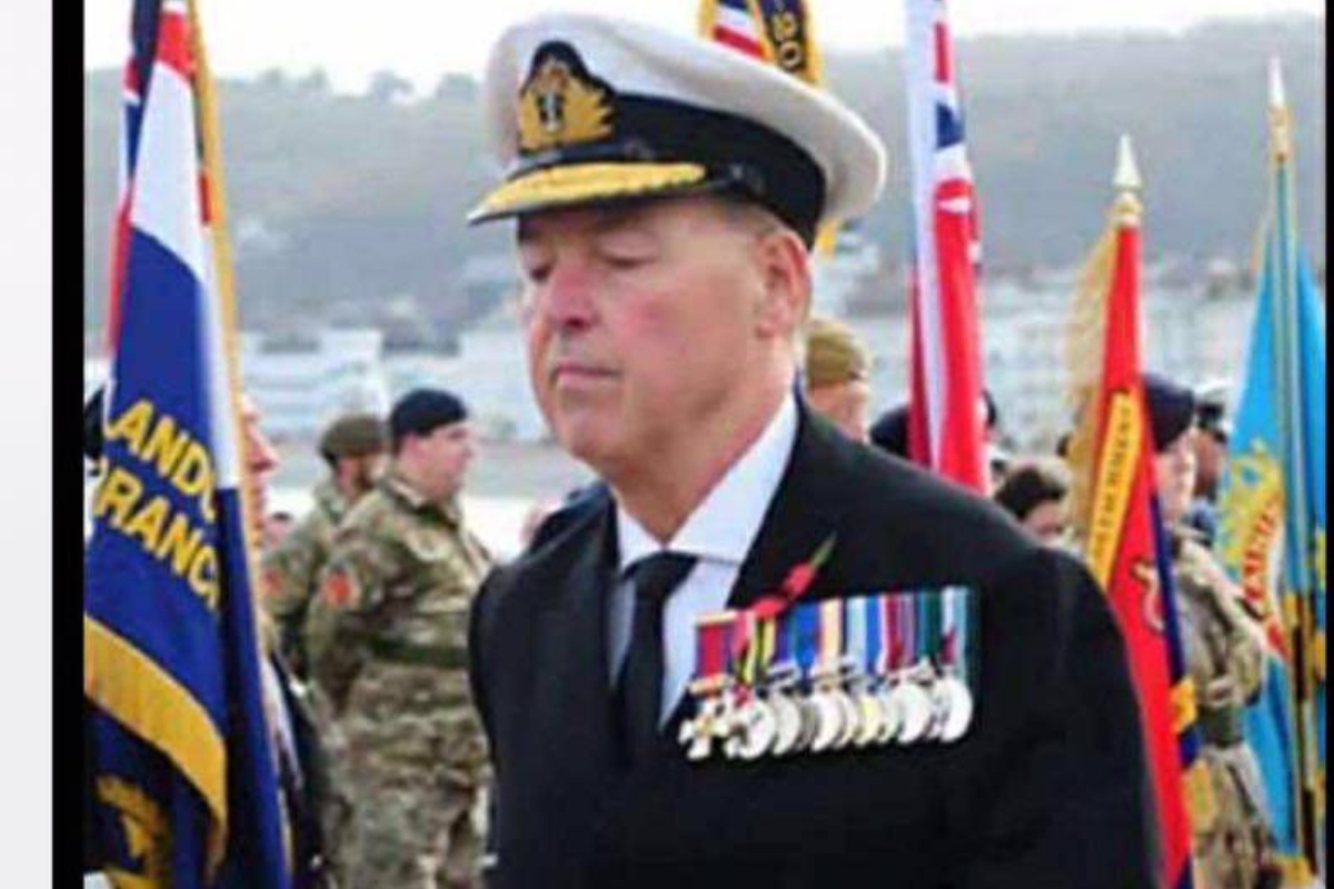 Ο άνδρας που παρίστανε τον στρατιωτικό