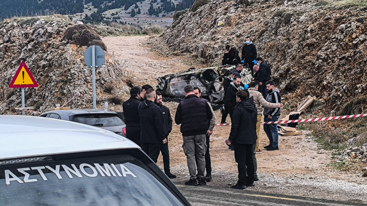 To καμένο αυτοκίνητο στην Αράχωβα