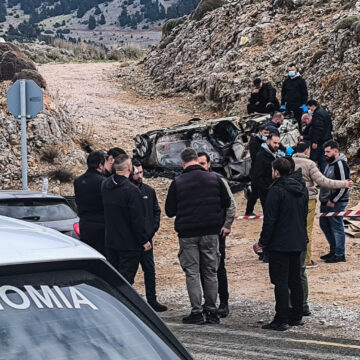 To καμένο αυτοκίνητο στην Αράχωβα