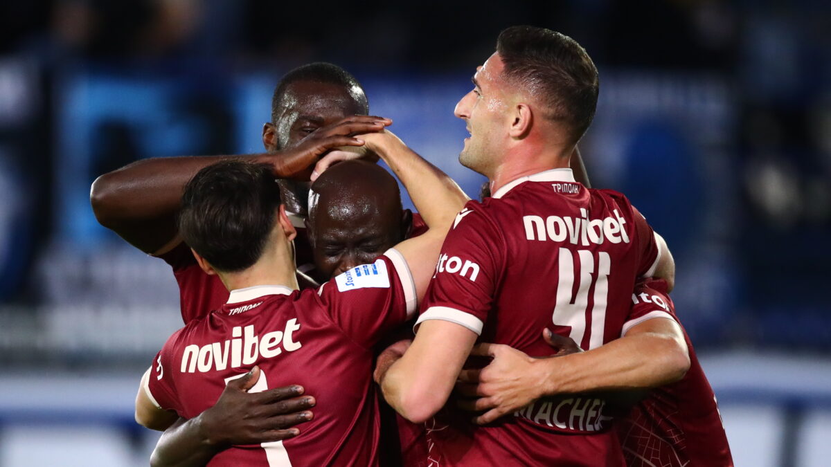 Οι παίκτες του Αστέρα Τρίπολης πανηγυρίζουν στο Περιστέρι (ΑΡΓΥΡΩ ΑΝΑΣΤΑΣΙΟΥ