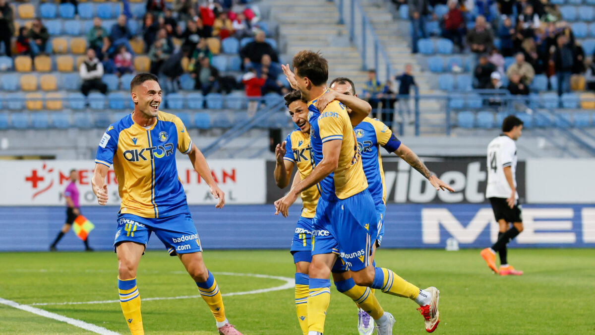 Οι παίκτες του Αστέρα πανηγυρίζουν κόντρα στον ΟΦΗ