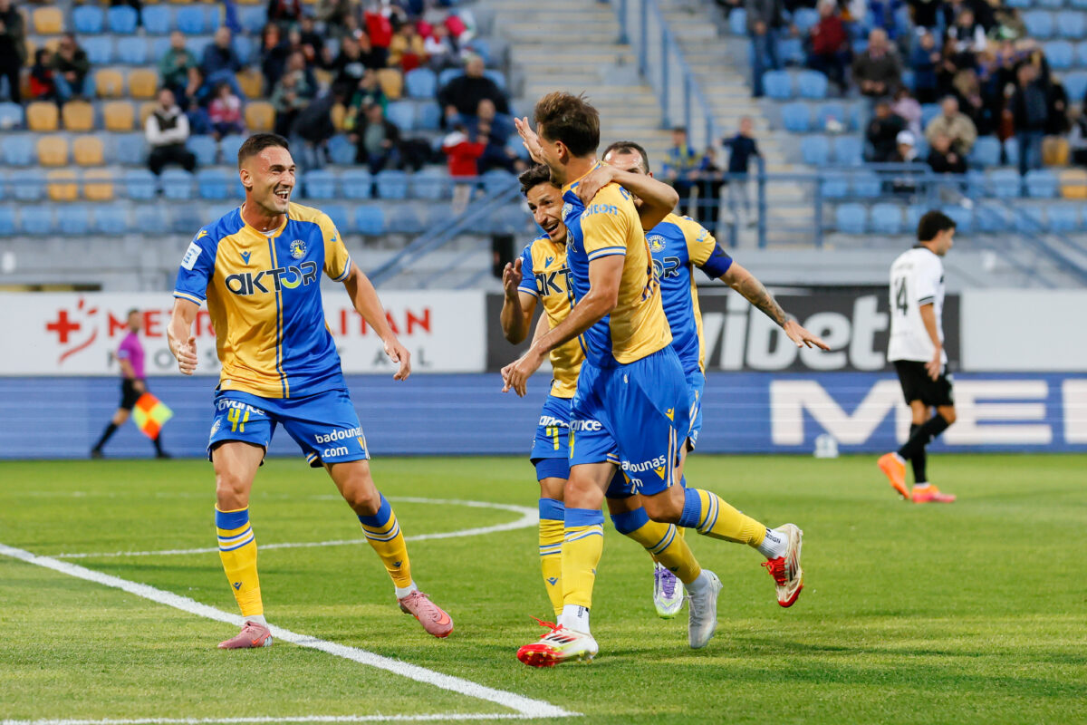 Οι παίκτες του Αστέρα πανηγυρίζουν κόντρα στον ΟΦΗ