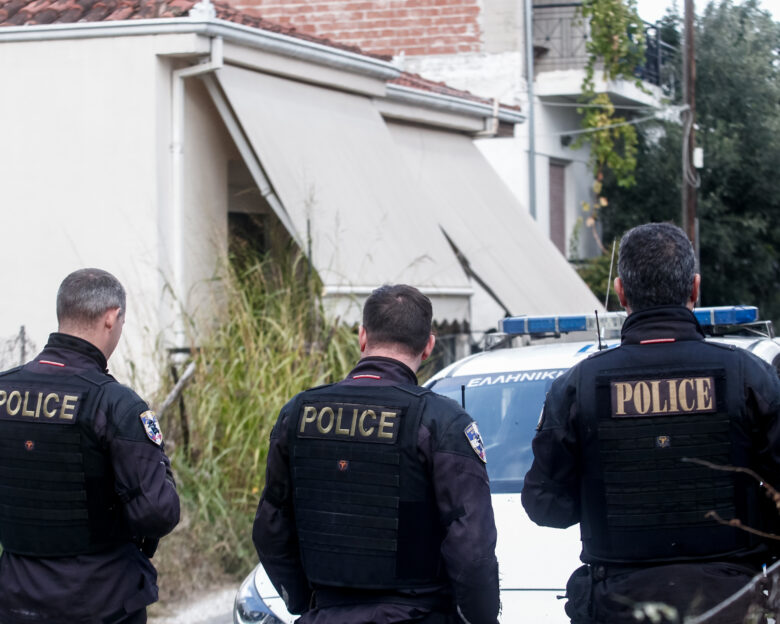 Νέα Πέραμος: Άνδρας βρέθηκε δολοφονημένος σε μονοκατοικία – Ύποπτος ο αδελφός του