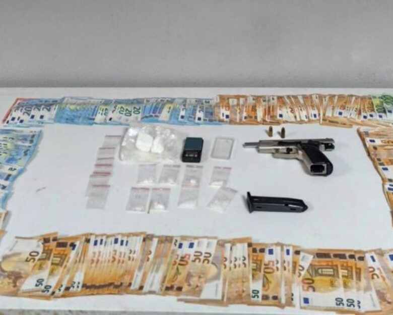 Ημαθία: Χειροπέδες σε άνδρα που έκρυβε ναρκωτικά σε κλουβί για σκύλους – Κατασχέθηκαν 11.310 ευρώ