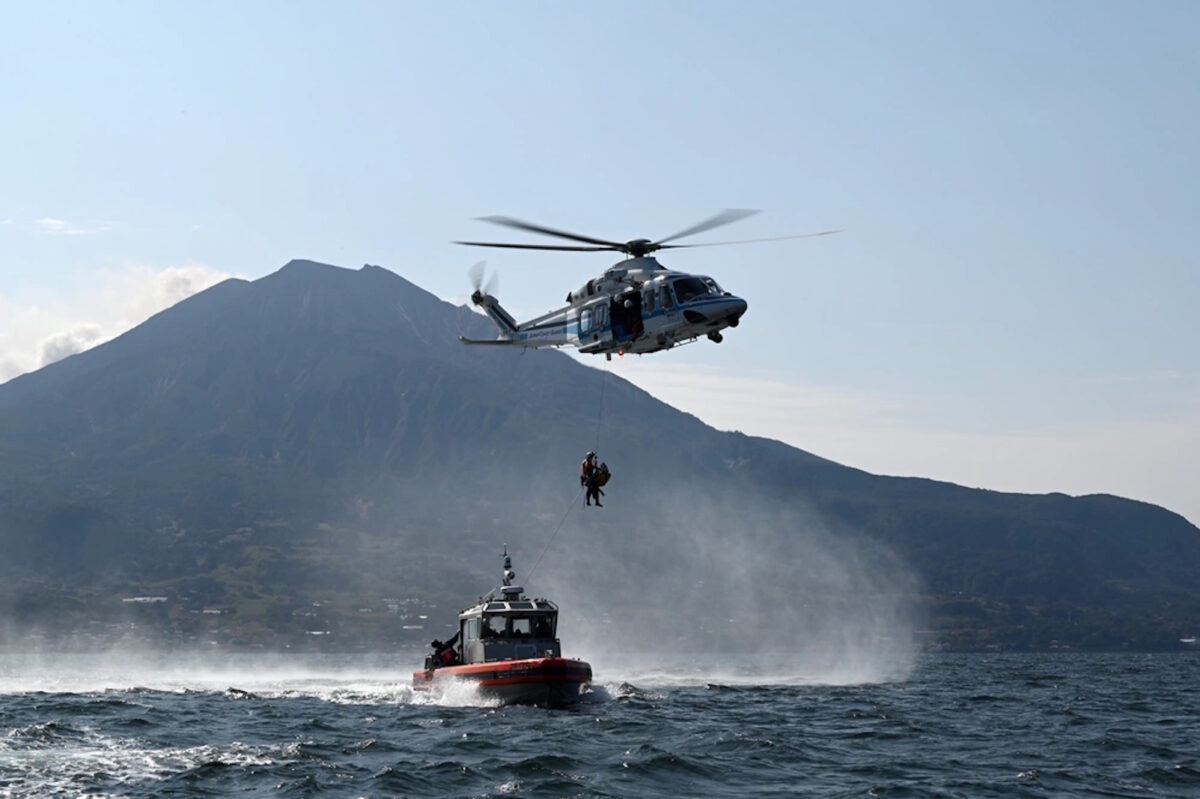 Ελικόπτερο τύπου AW-139 σε άσκηση με σενάριο έρευνας και διάσωσης