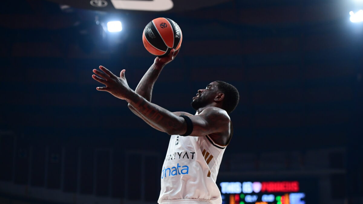 Ο Μπέικον σε αγώνα της Dubai BC στη Euroleague (KLODIAN LATO