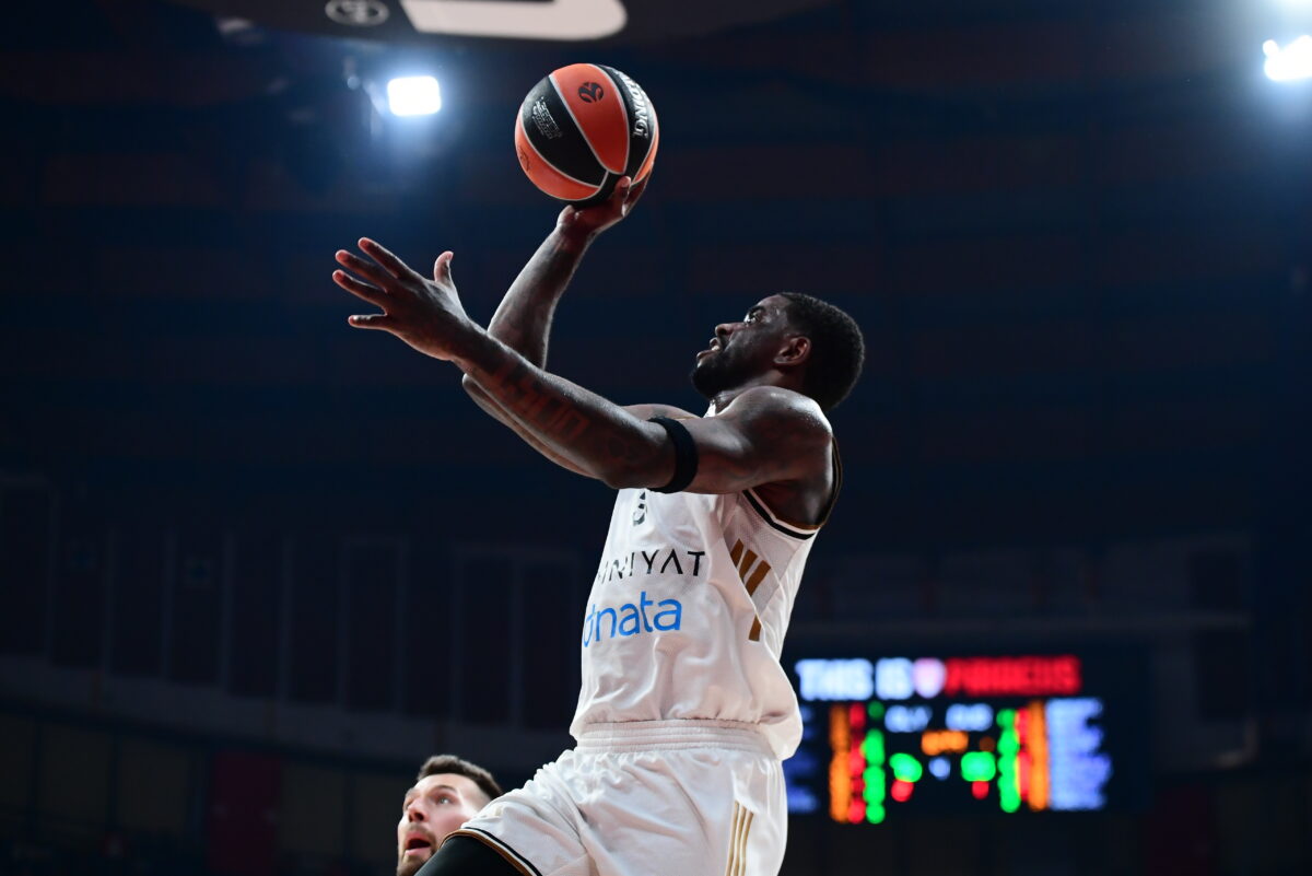 Ο Μπέικον σε αγώνα της Dubai BC στη Euroleague (KLODIAN LATO