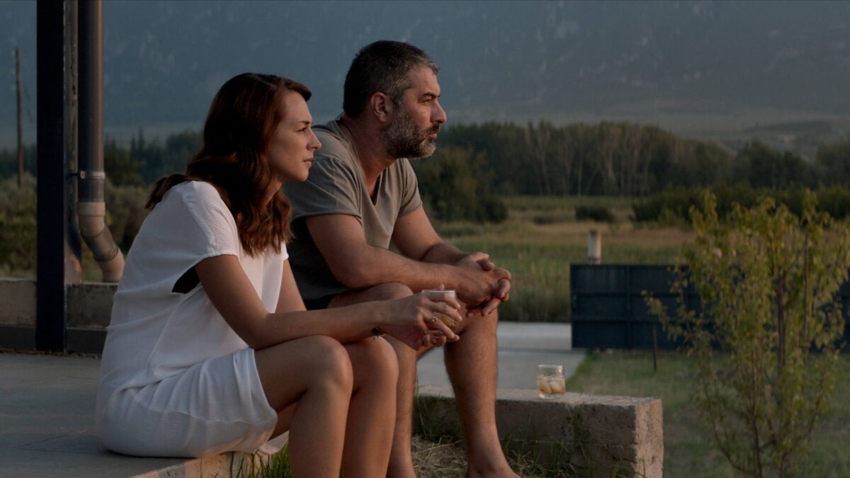 Όλες οι ταινίες του Γιάννη Οικονομίδη στο Cinobo: Δείτε την «Μπαλάντα της Τρύπιας Καρδιάς» και τον «Μαχαιροβγάλτη»