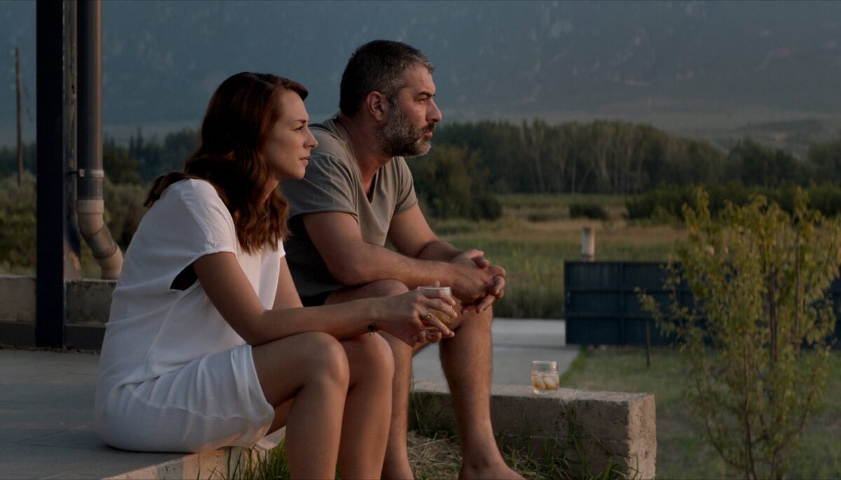 Όλες οι ταινίες του Γιάννη Οικονομίδη στο Cinobo: Δείτε την «Μπαλάντα της Τρύπιας Καρδιάς» και τον «Μαχαιροβγάλτη»