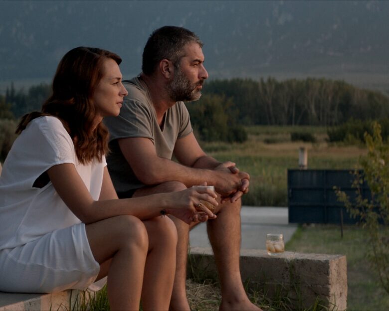 Όλες οι ταινίες του Γιάννη Οικονομίδη στο Cinobo: Δείτε την «Μπαλάντα της Τρύπιας Καρδιάς» και τον «Μαχαιροβγάλτη»