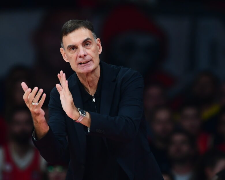 Μπαρτζώκας μετά το Ολυμπιακός – Παρτιζάν: «Ξεκινήσαμε να παίζουμε άμυνα στο 4ο δεκάλεπτο, μέχρι τότε δεν είχαμε ακουμπήσει κανέναν»