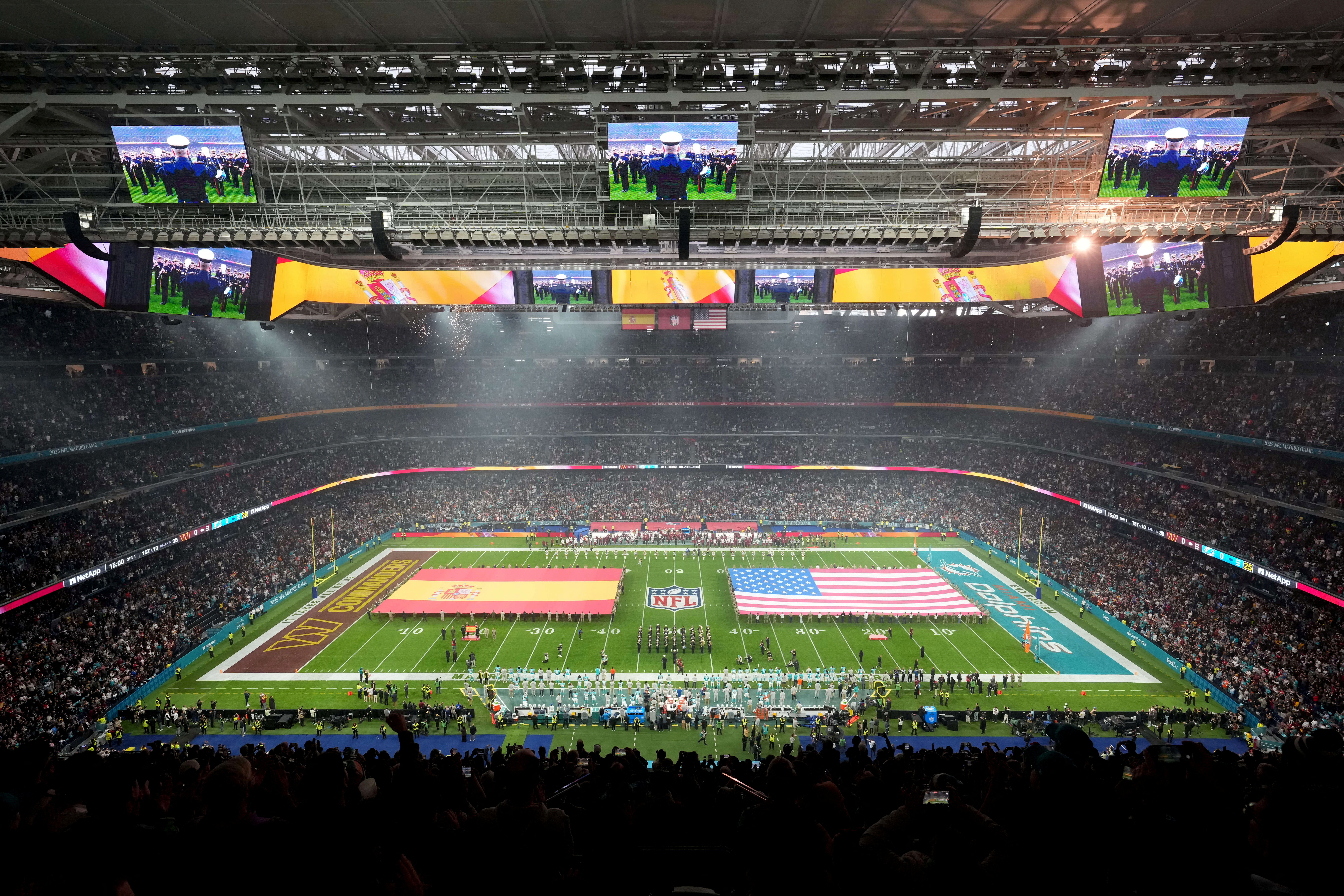 Ρεάλ Μαδρίτης: Το Μπερναμπέου φιλοξένησε παιχνίδι του NFL με 80.000 θεατές στις εξέδρες και πολλούς αστέρες της «Βασίλισσας»