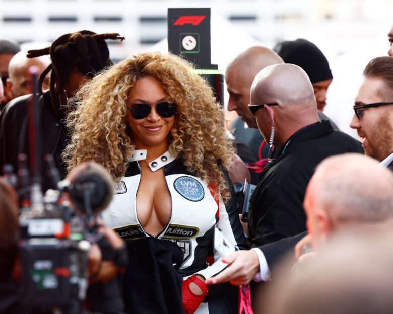 Beyonce: Η εκρηκτική εμφάνισή της στο Grand Prix του Λας Βέγκας στη Formula 1