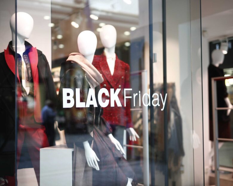 Black Friday 2025 και Cyber Monday: Τι πρέπει να προσέχετε στις εκπτώσεις και τις προσφορές
