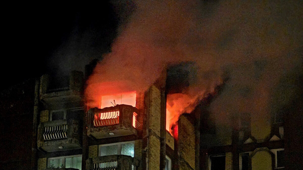 Φλόγες έχουν τυλίξει γηροκομείο στην πόλη Τούζλα της Βοσνίας - Ερζεγοβίνης