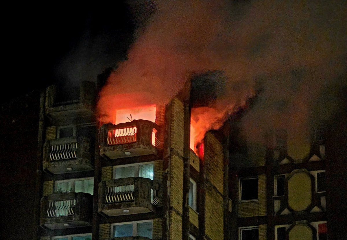 Φλόγες έχουν τυλίξει γηροκομείο στην πόλη Τούζλα της Βοσνίας - Ερζεγοβίνης