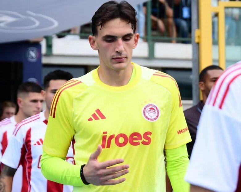 Ολυμπιακός: Μπότης αντί Πασχαλάκη στην ευρωπαϊκή λίστα