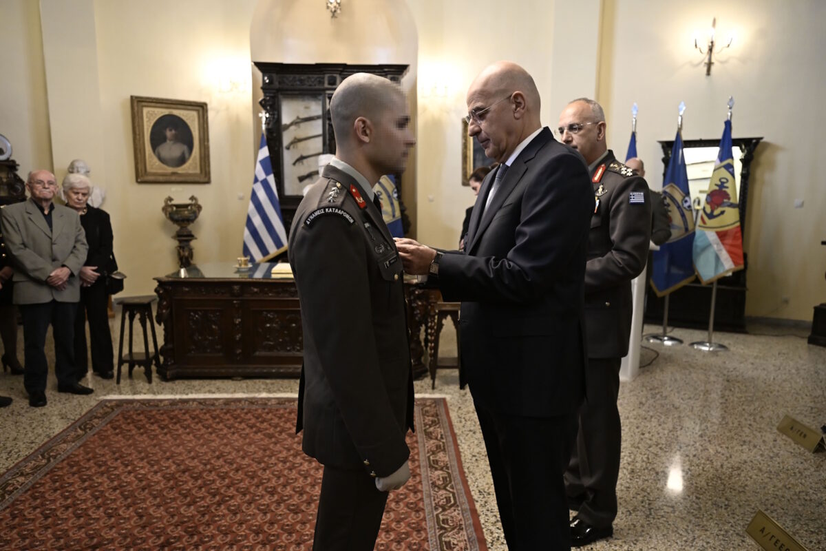 Στέλεχος που τιμήθηκε από τον Νίκο Δένδια