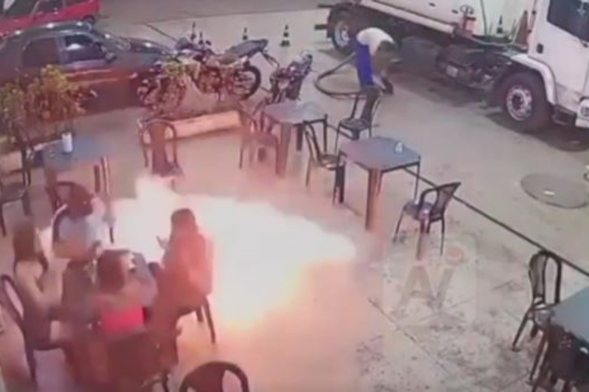 Φωτιά σε βενζινάδικο