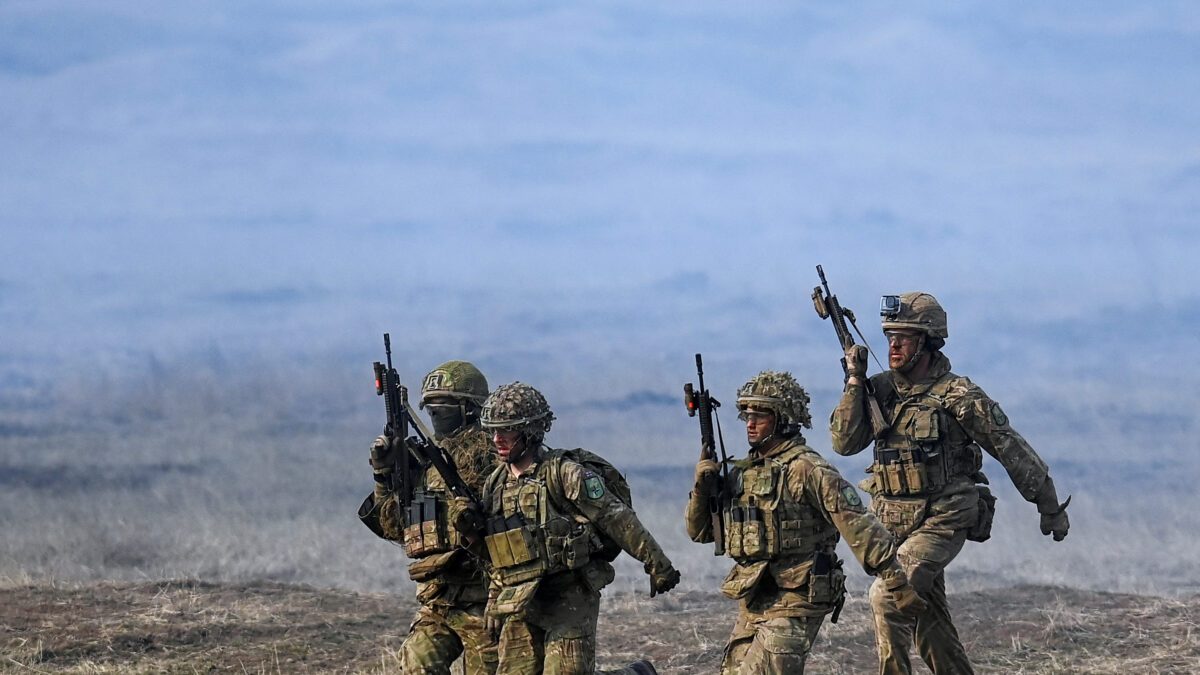 Βρετανοί στρατιώτες κατά τη διάρκεια άσκησης του ΝΑΤΟ στη Ρουμανία