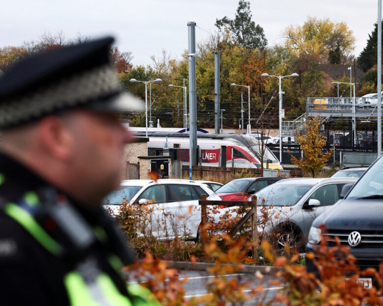 Βρετανία: Ο κατηγορούμενος για την επίθεση στο τρένο είναι ύποπτος για ακόμα δύο περιστατικά – Σκόρπιζε τον τρόμο για ώρες