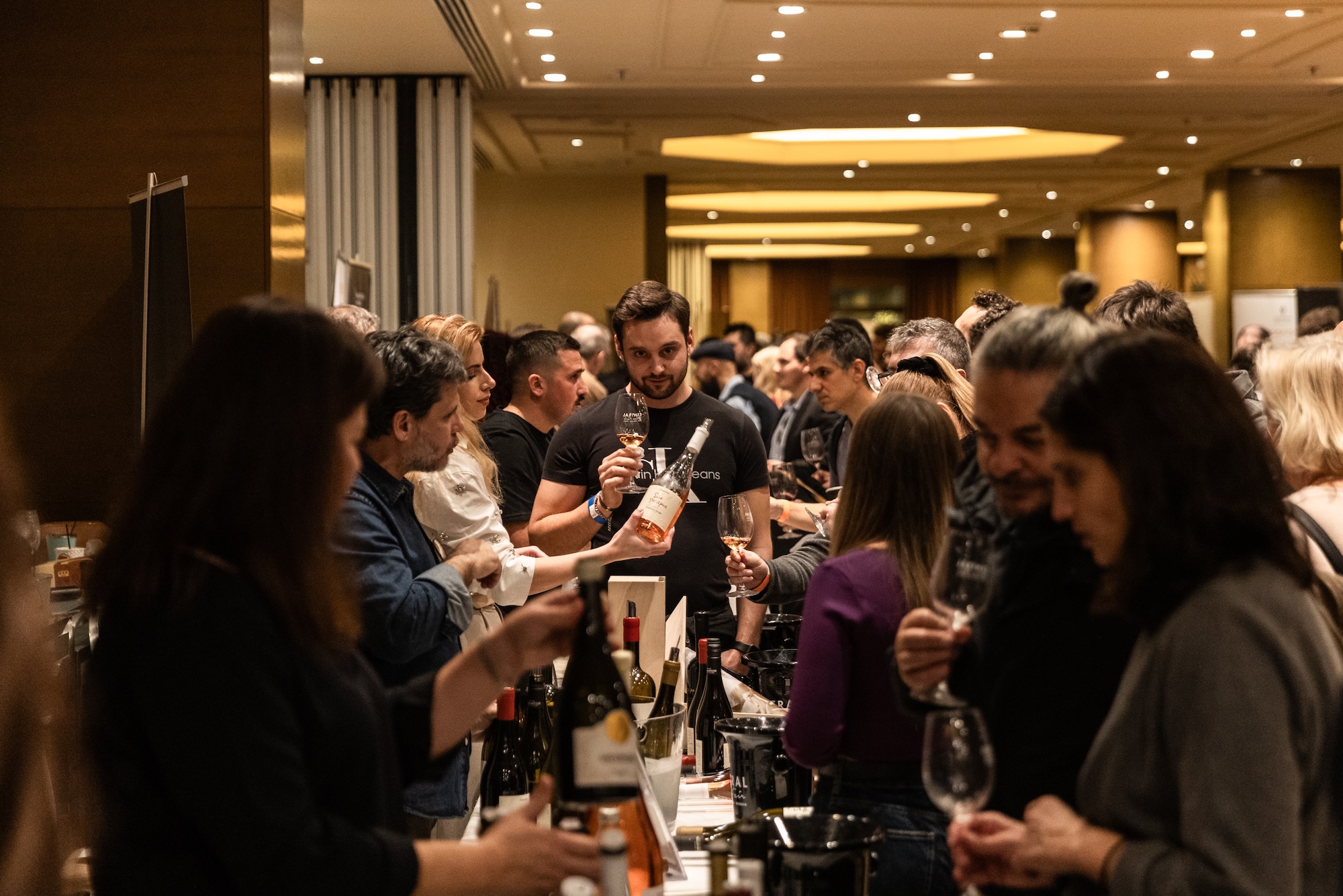 H Central Wine Fair 2025 συγκεντρώνει 60 οινοποιεία από την Αττική, τη Στερεά Ελλάδα και τη Θεσσαλία.