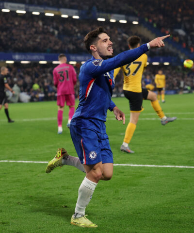 Ο Πέδρο Νέτο πανηγυρίζει για την Τσέλσι