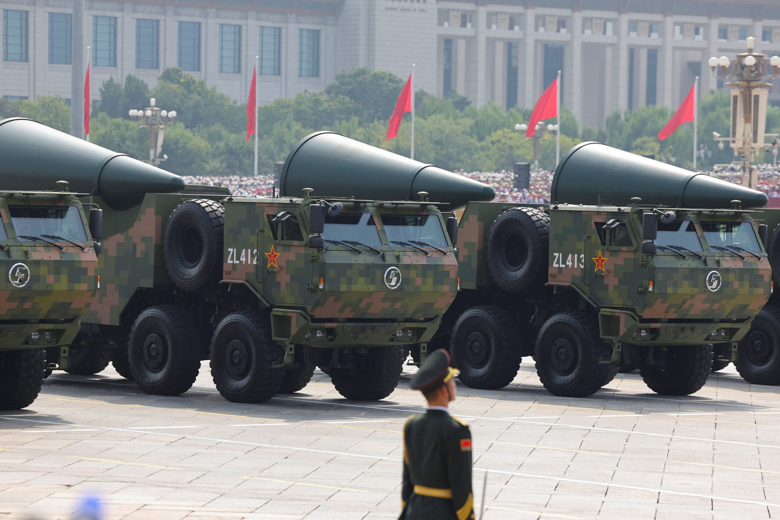 Kεφαλές πυρηνικών πυραύλων κατά τη διάρκεια της στρατιωτικής παρέλασης στο Πεκίνο / REUTERS / Maxim Shemetov