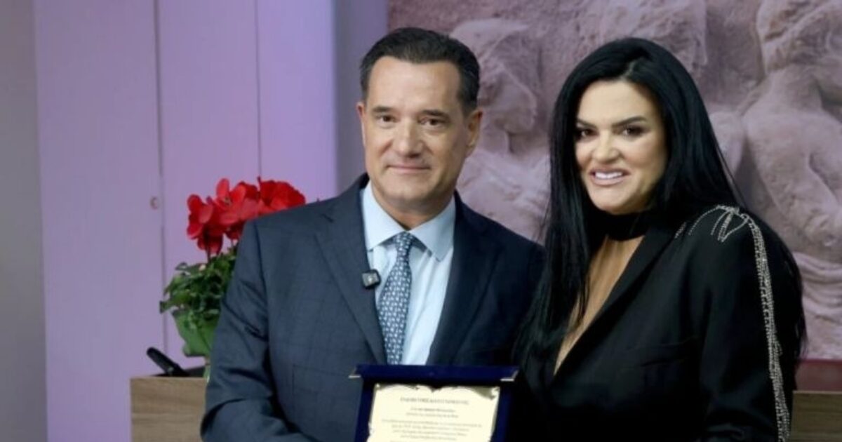 Humanitarian action by Dimitra Katsafadou: She donated a robotic machine to the “Agia Olga” hospital