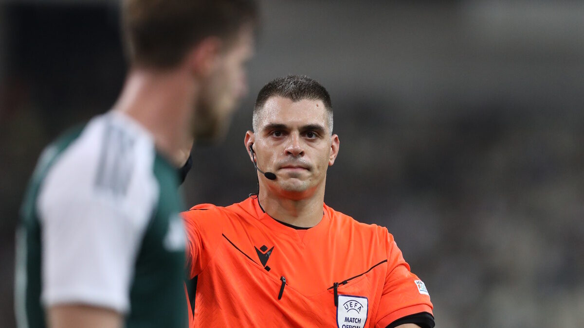 Ο διαιτητής Σιμόνε Σότσα (ΜΦΩΤΟ ΑΡΚΟΣ ΧΟΥΖΟΥΡΗΣ