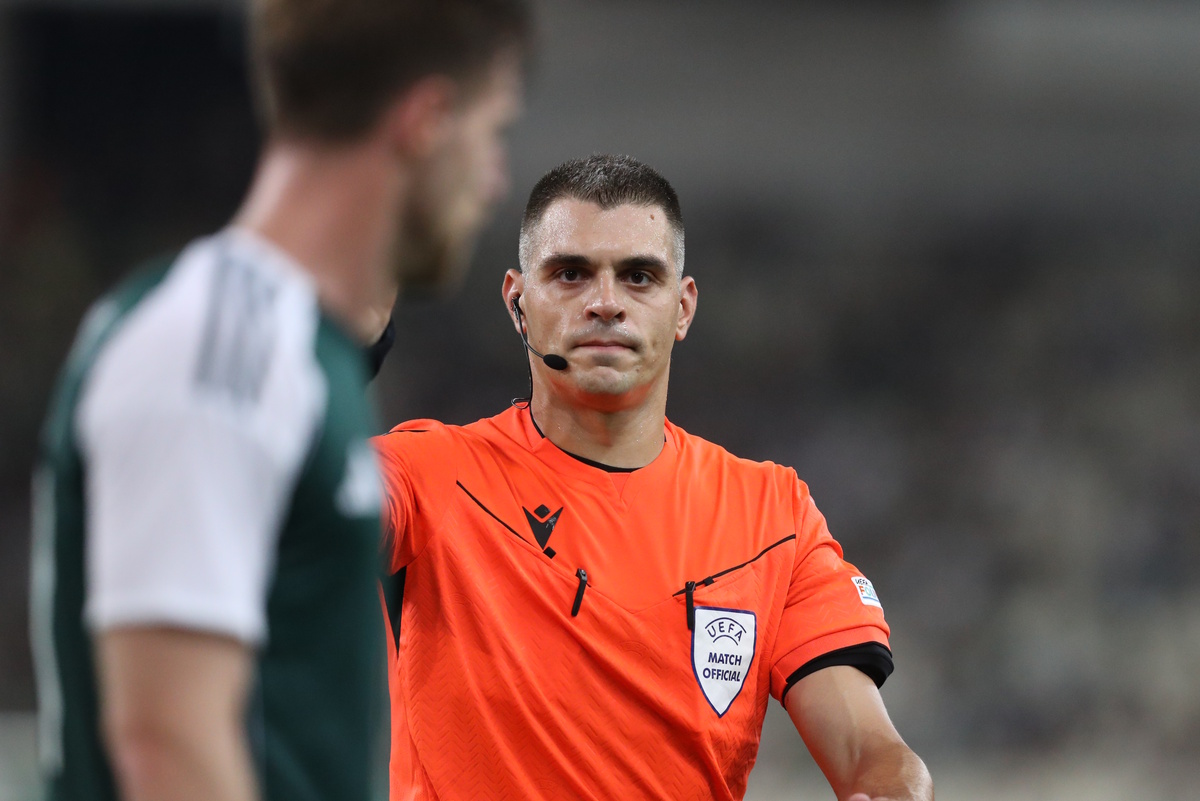 Ο διαιτητής Σιμόνε Σότσα (ΜΦΩΤΟ ΑΡΚΟΣ ΧΟΥΖΟΥΡΗΣ