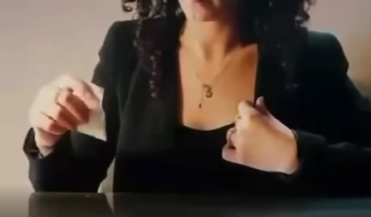 Υποψήφιος στις δικηγορικές εκλογές έκανε σποτ με γυναίκα να... σνιφάρει κοκαΐνη