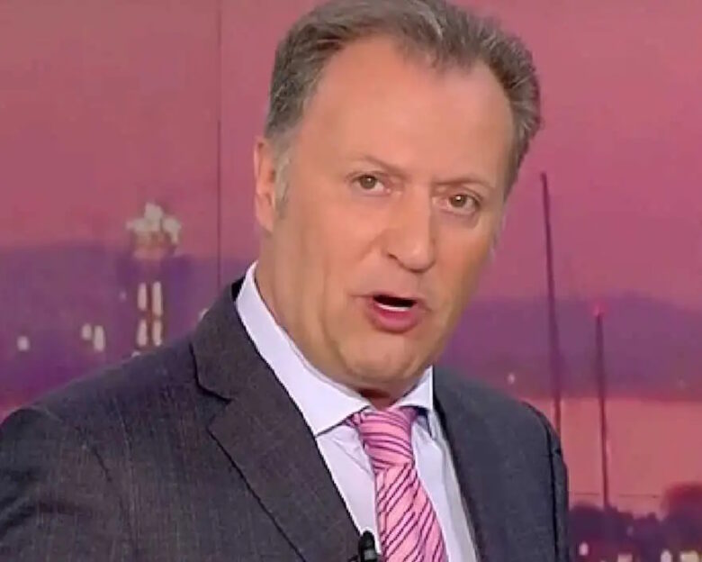 Δημήτρης Οικονόμου: Η μέρα είναι αφιερωμένη στα θετικά αντρικά πρότυπα, θέλει επεξήγηση;