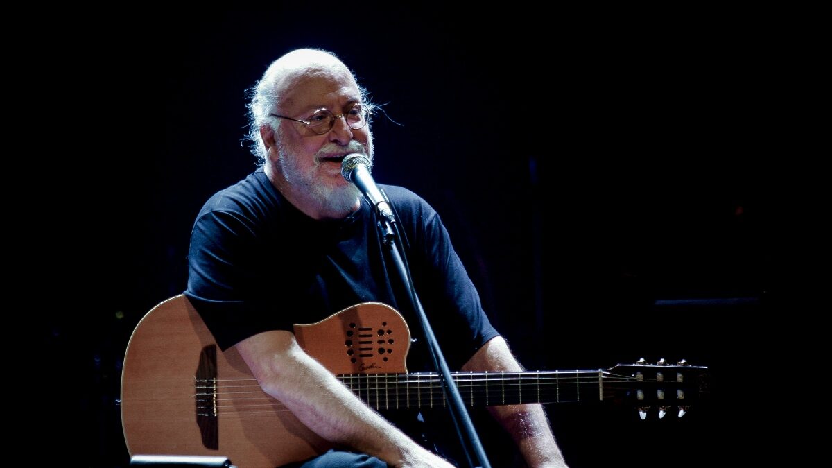 Ο Διονύσης Σαββόπουλος