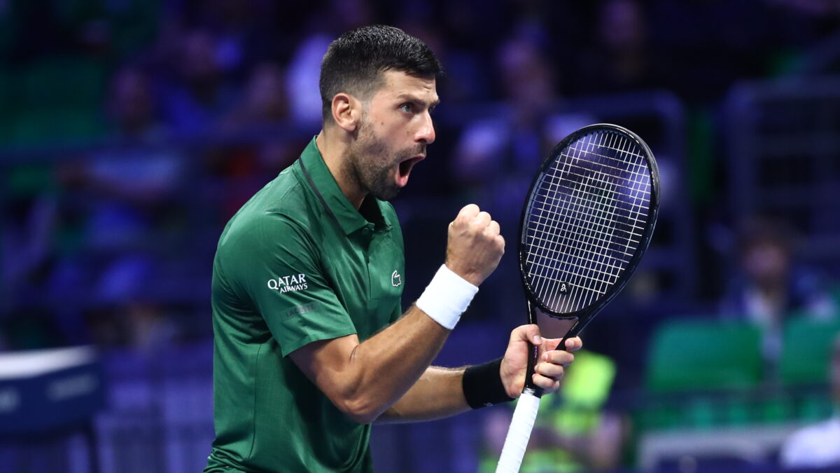 Ο Τζόκοβιτς πανηγυρίζει κόντρα στον Χάνφμαν (ΜΑΡΚΟΣ ΧΟΥΖΟΥΡΗΣ