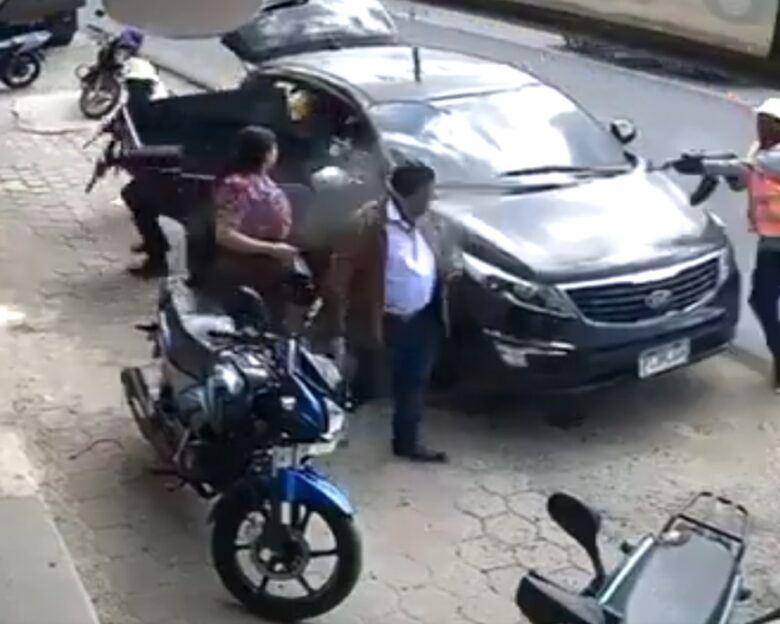 Άγρια δολοφονία στη Γουατεμάλα: Ντυμένοι εργάτες εκτέλεσαν πρώην υποψήφιο δήμαρχο στη μέση του δρόμου