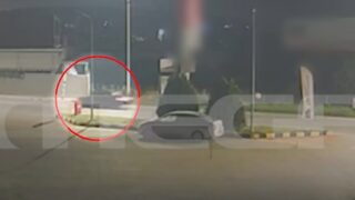 Σαλαμίνα: Βίντεο ντοκουμέντο με την 46χρονη να φεύγει με το αυτοκίνητο μετά τη δολοφονία της 75χρονης