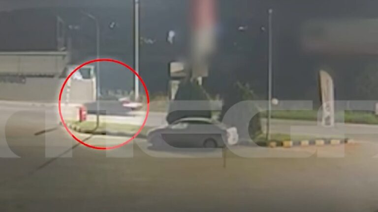 Σαλαμίνα: Βίντεο ντοκουμέντο με την 46χρονη να φεύγει με το αυτοκίνητο μετά τη δολοφονία της 75χρονης